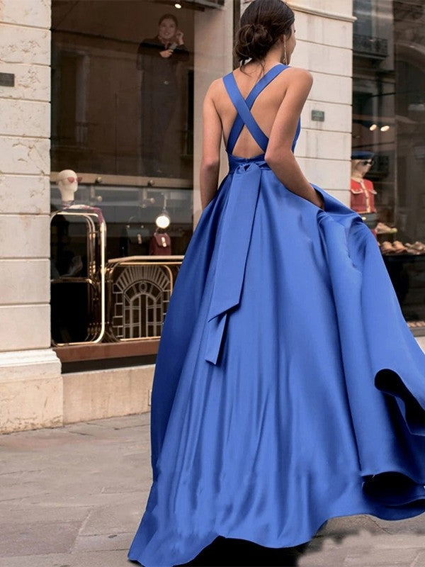 Vestidos de satén con volantes, tirantes, sin mangas y cola larga